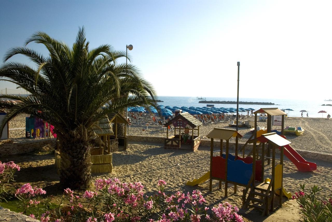 סן בנדטו דל טרנטו Hotel Dino מראה חיצוני תמונה
