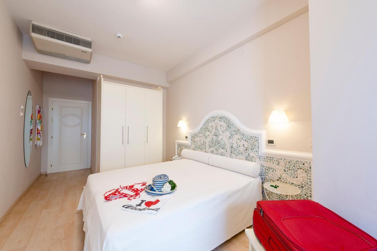סן בנדטו דל טרנטו Hotel Dino מראה חיצוני תמונה